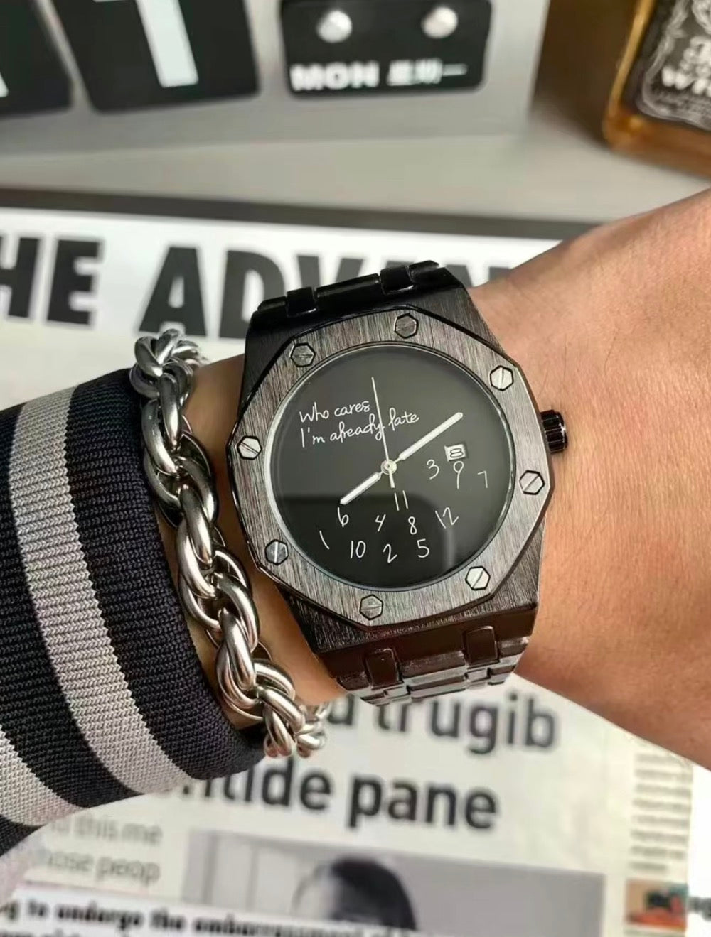 I’m already late - Black